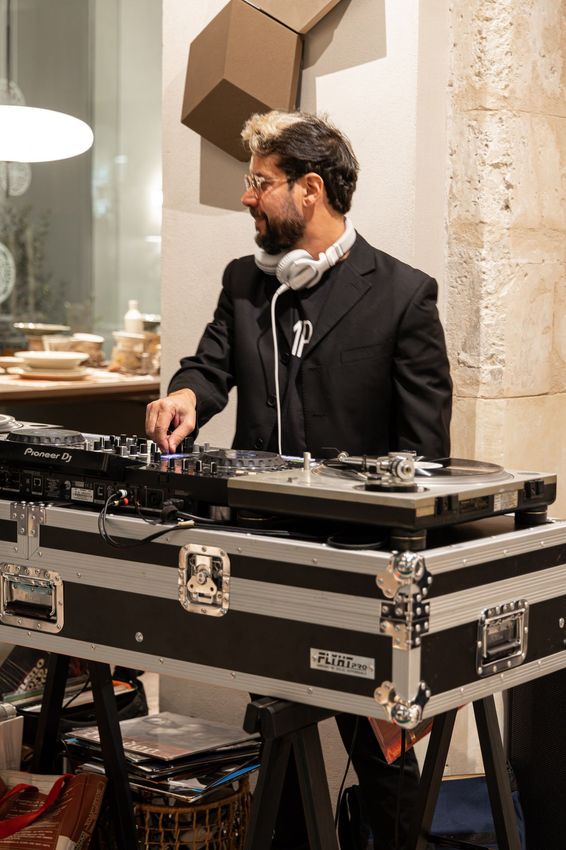 DJ Camembert Espacio Home Design